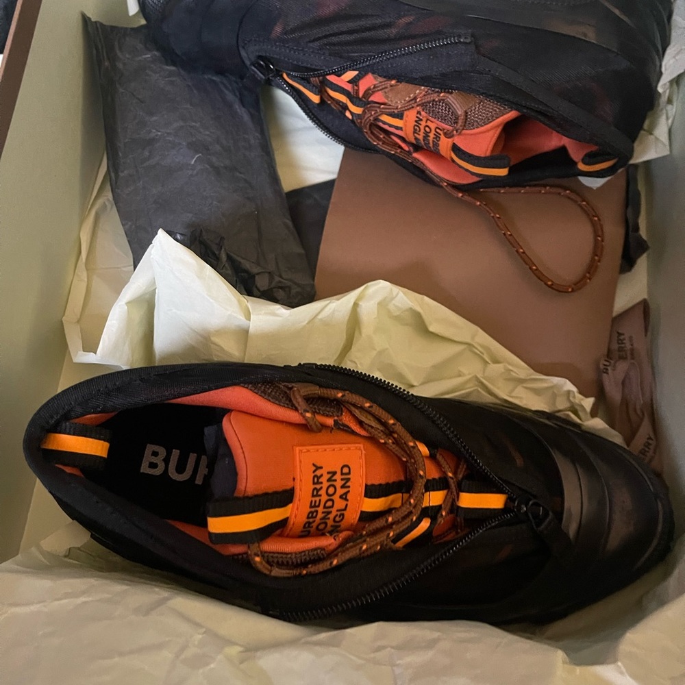 Burberry shoes size 8